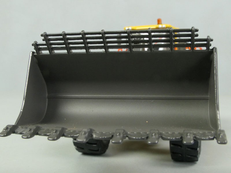 for MOTORART For Volvo L350H Wheel Loader 1/50 DIECAST Truck Pre-built Model