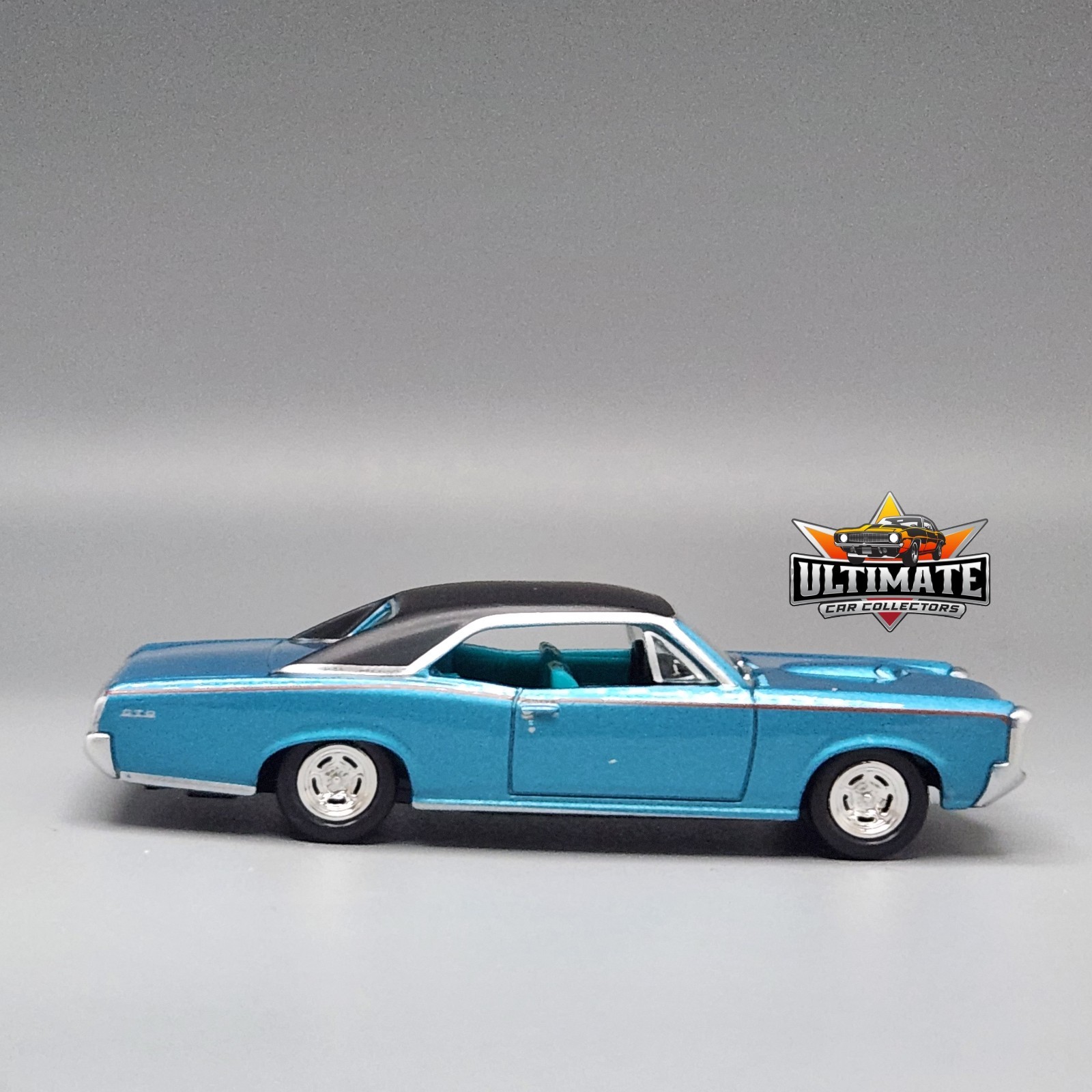 1966 66 Pontiac GTO Collectible 1/64 Scale Diecast Model Collector Car