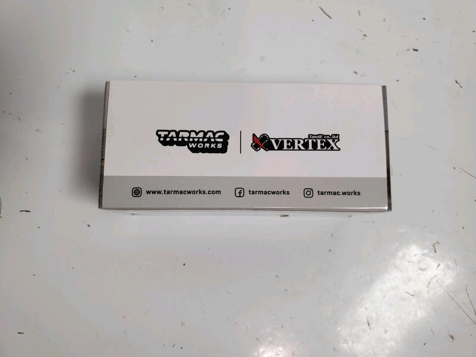 Tarmac Works 1/64 VERTEX TOYOTA SOARER JZZ30 Chrome Chase Diecast Car