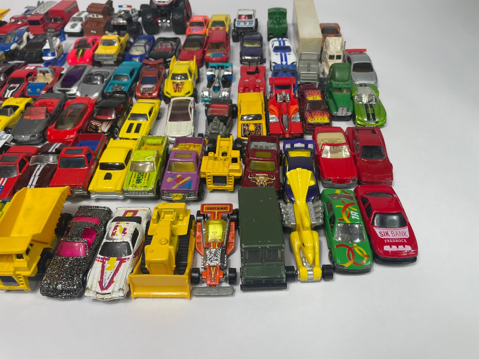 Hot Wheels Matchbox Miasto Other Mixed Years Vintage & Modern Loose Lot Of 143