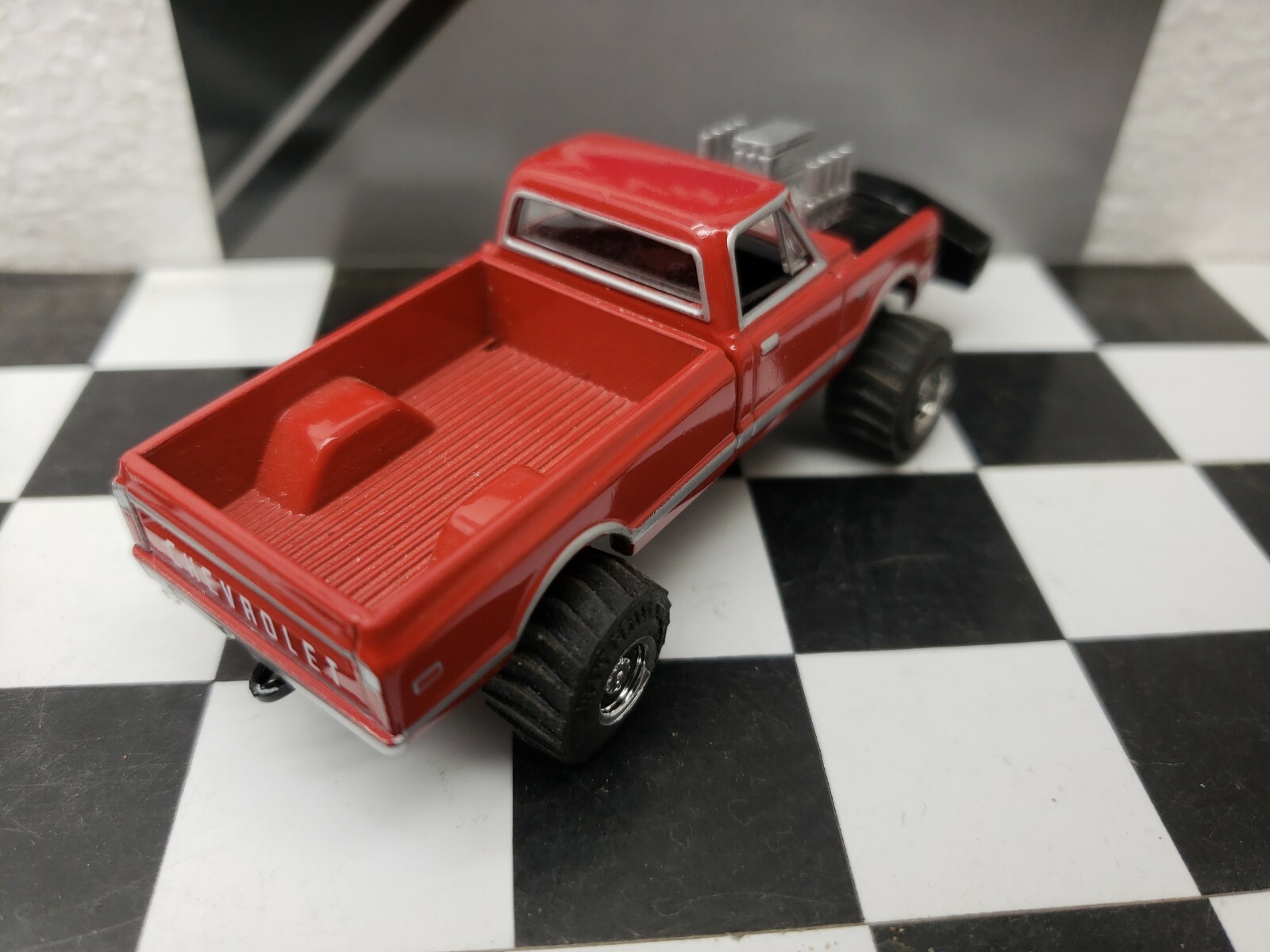 CUSTOM BUILT 1:64 C10 GreenLight 1972 HOT ROD PULLING TRUCK puller CHEVEROLETdcp