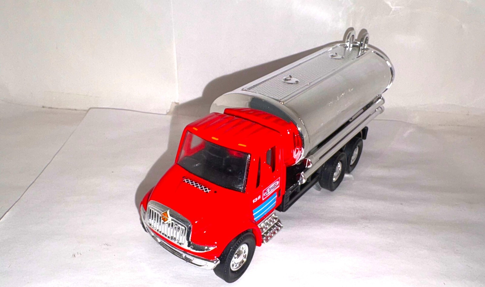 OIL TANKER TRUCK 1/43 diecast w/Pull Back Motor Action – ASSORTED COLORS 5.5″ ea