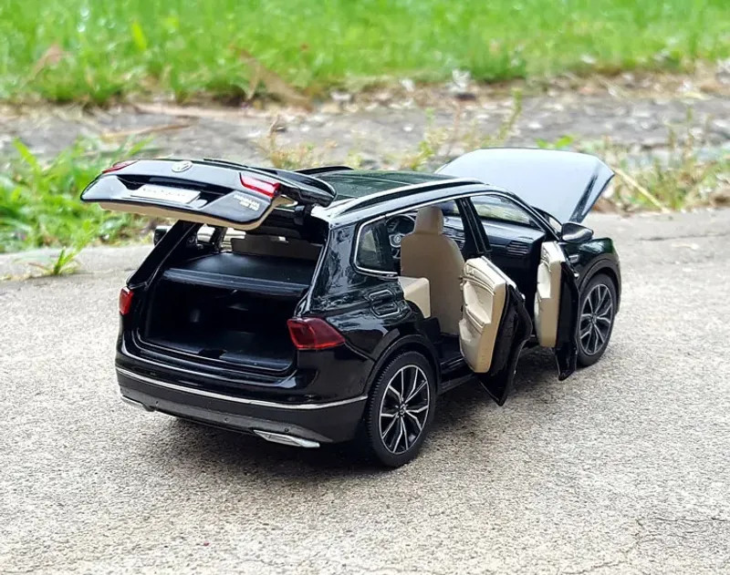 1:32 Volkswagen Tiguan SUV Alloy Diecast Car Model Sound Light Kid’s Toy Gift