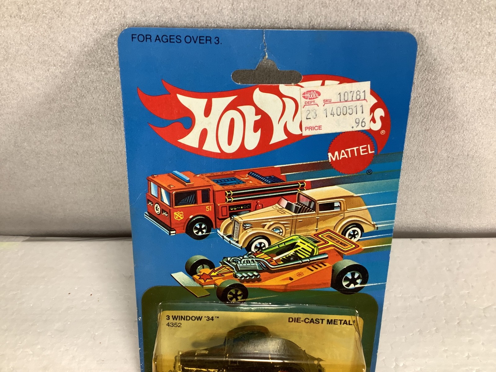 Vintage 1982 Hot Wheels Real Riders Black 3WINDOW 34 HiRakers GREY HUBS ON CARD