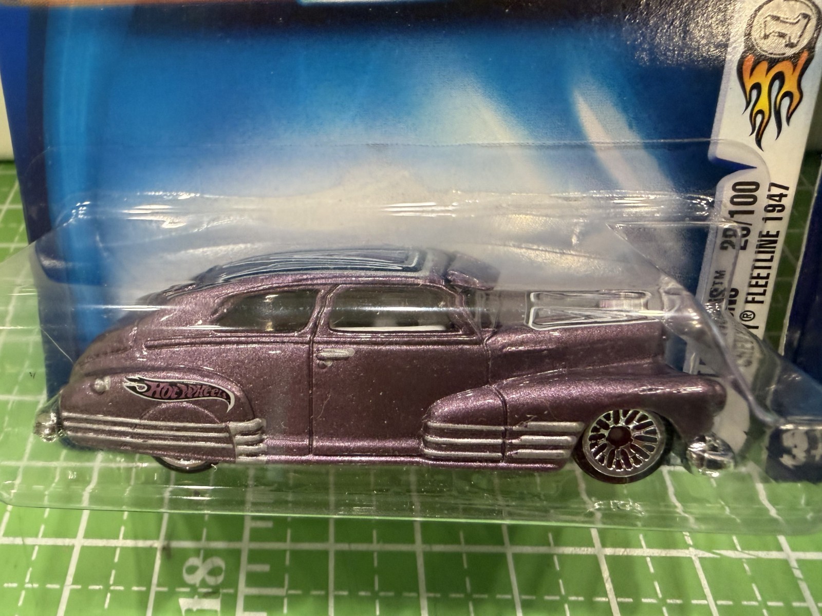 Hot Wheels 2004 First Editions 28/100 – LOT OF 2 – Chevy Fleetline 1947 #028
