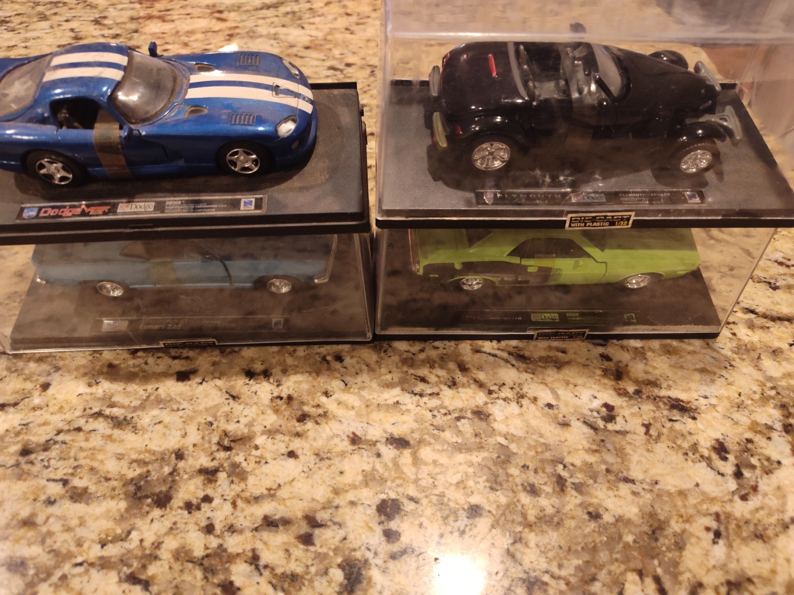 1/32 Diecast Cars And Quads in Clear Display Cases