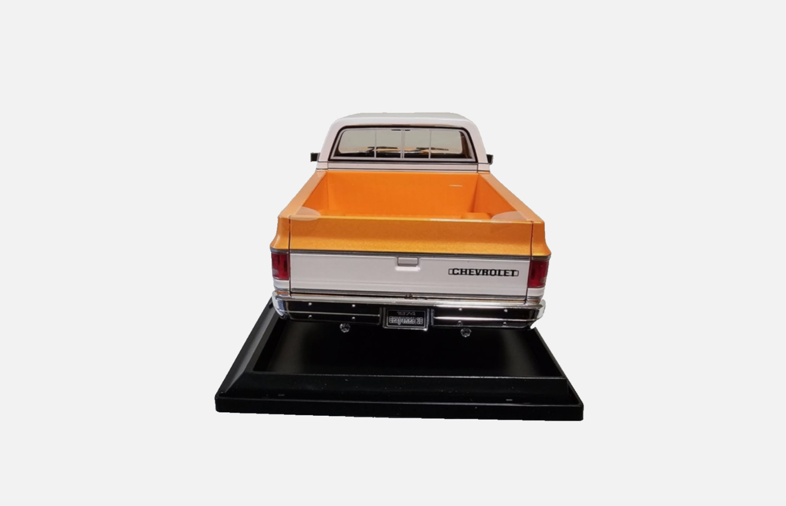 1974 Chevrolet C10 Cheyenne Super 1:18 Diecast Pickup Truck Maisto Orange-NEW