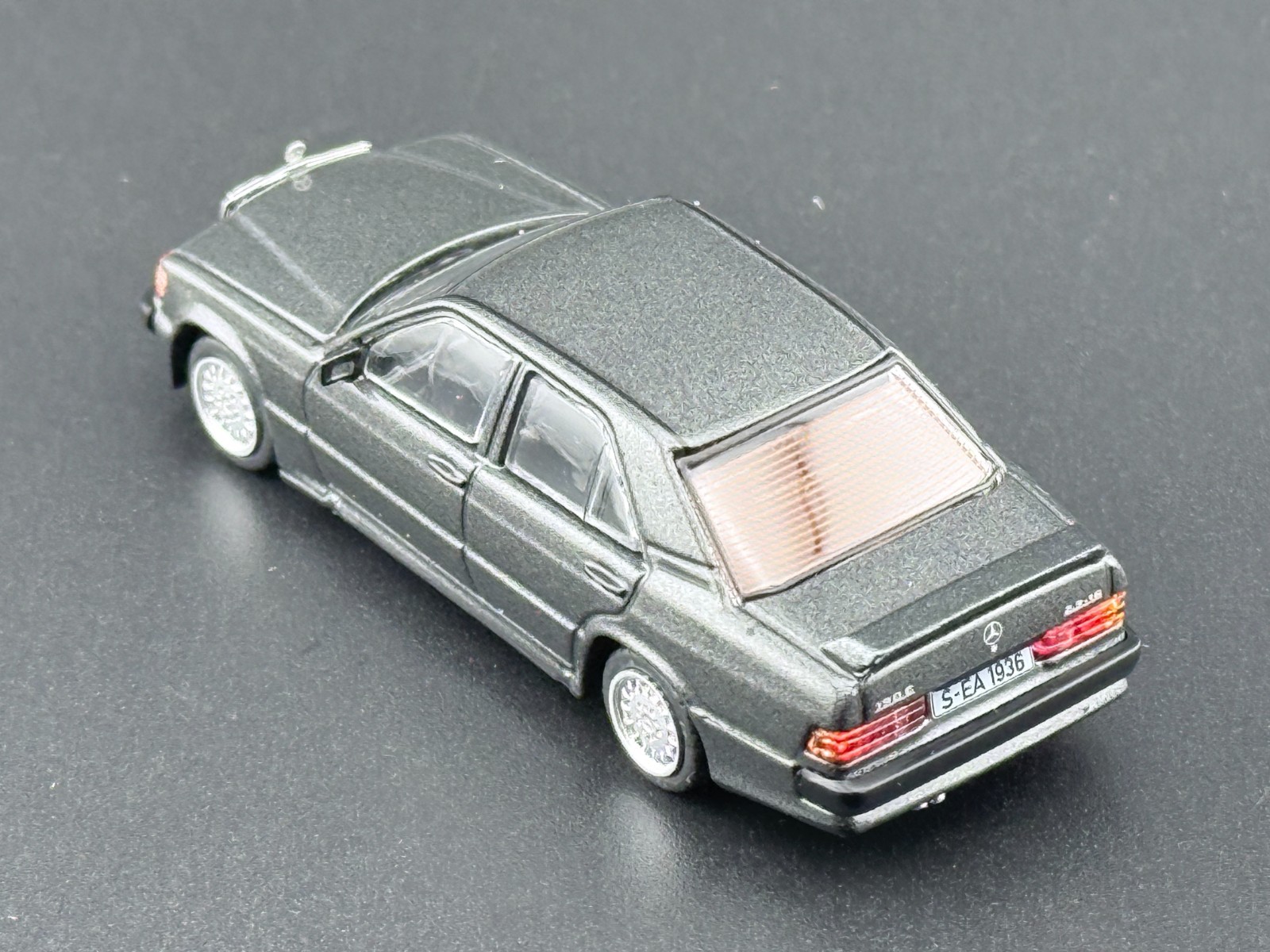 Tarmac Works Mercedes-Benz 190 E 2.3-16 Global64 1/64