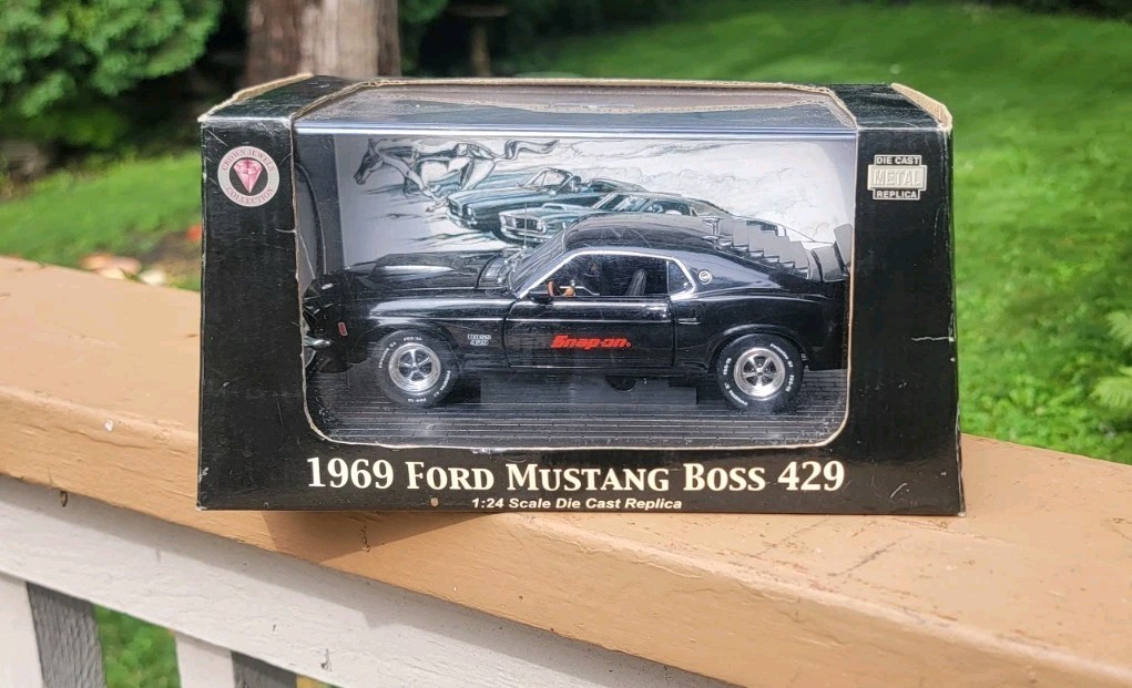 Snap-on 1969 Ford Mustang Boss 429 1 24 Scale Die Cast Replica