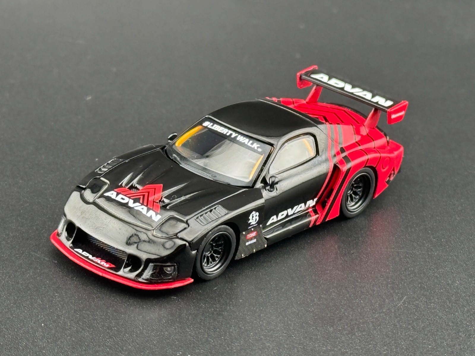 Mini GT Mazda RX-7 LB-Super Silhouette Advan #983 1/64