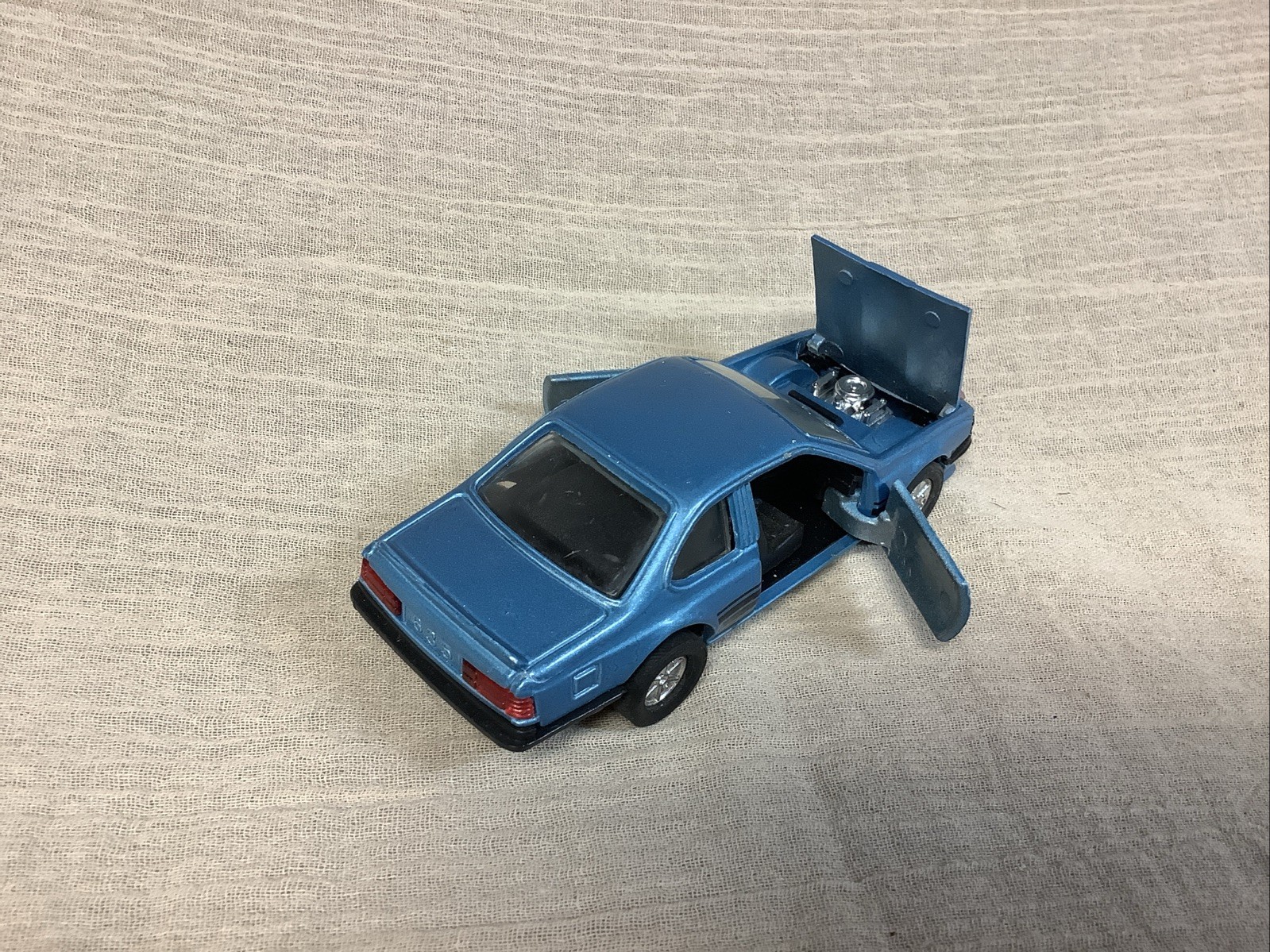 Vintage 1/41 Scale BMW 635 CSi E24 Diecast CarSunnyside Toys SS-907