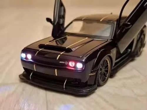1:32 Ddg SRT Hellcat Redeye Diecast Car Alloy Model – Sound Light Toy Gift