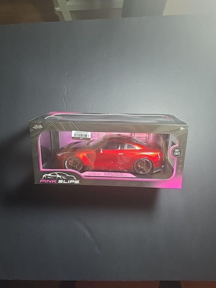 Jada Pink Slips 1/24 Nissan GTR(R35) With Liberty Walk Body Kit 2.0 Red
