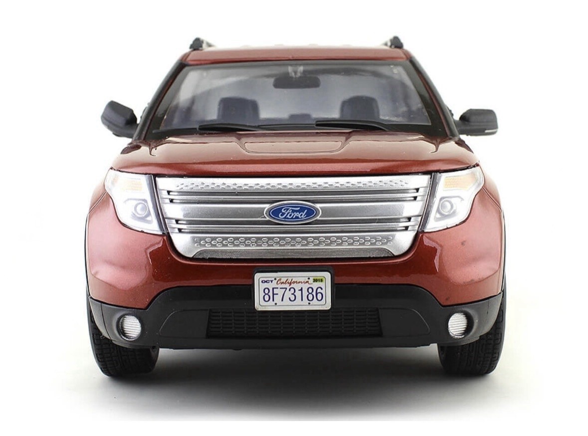 2015 Ford Explorer XLT Red Metallic 1/18 Motormax HTF Us Seller !