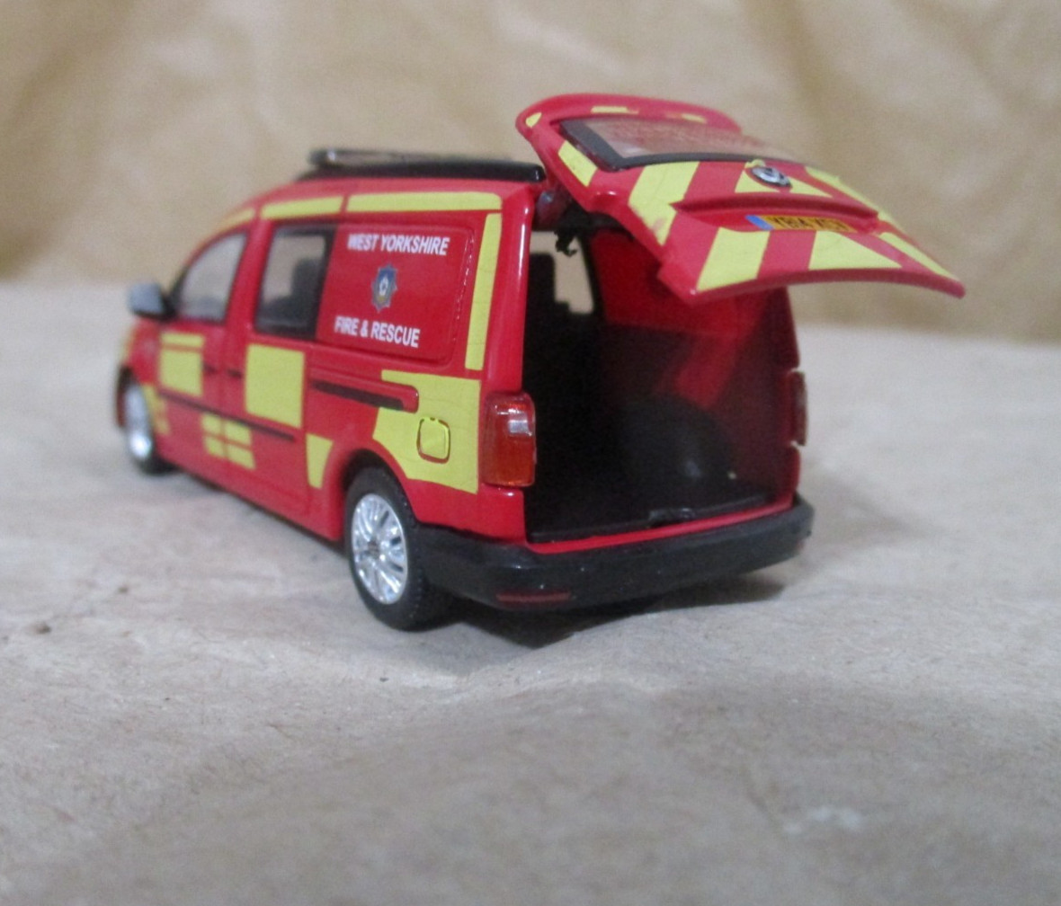 ERA Car #51 Volkswagen Caddy Maxi U.K Fire Dept Van 1:64 diecast Rubber Tires