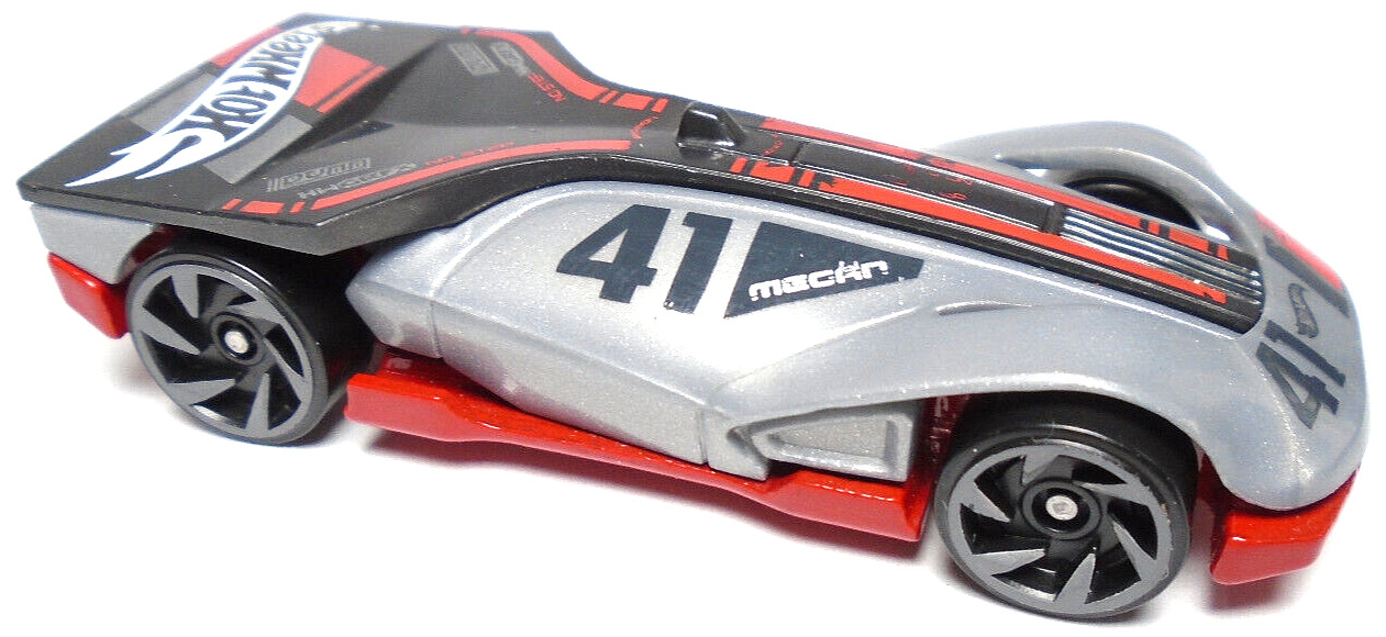 2022 HOT WHEELS ROLLIN’ SOLO #41 SILVER & BLACK 1:64 DIECAST 2 5/8″ CAR W/ RED