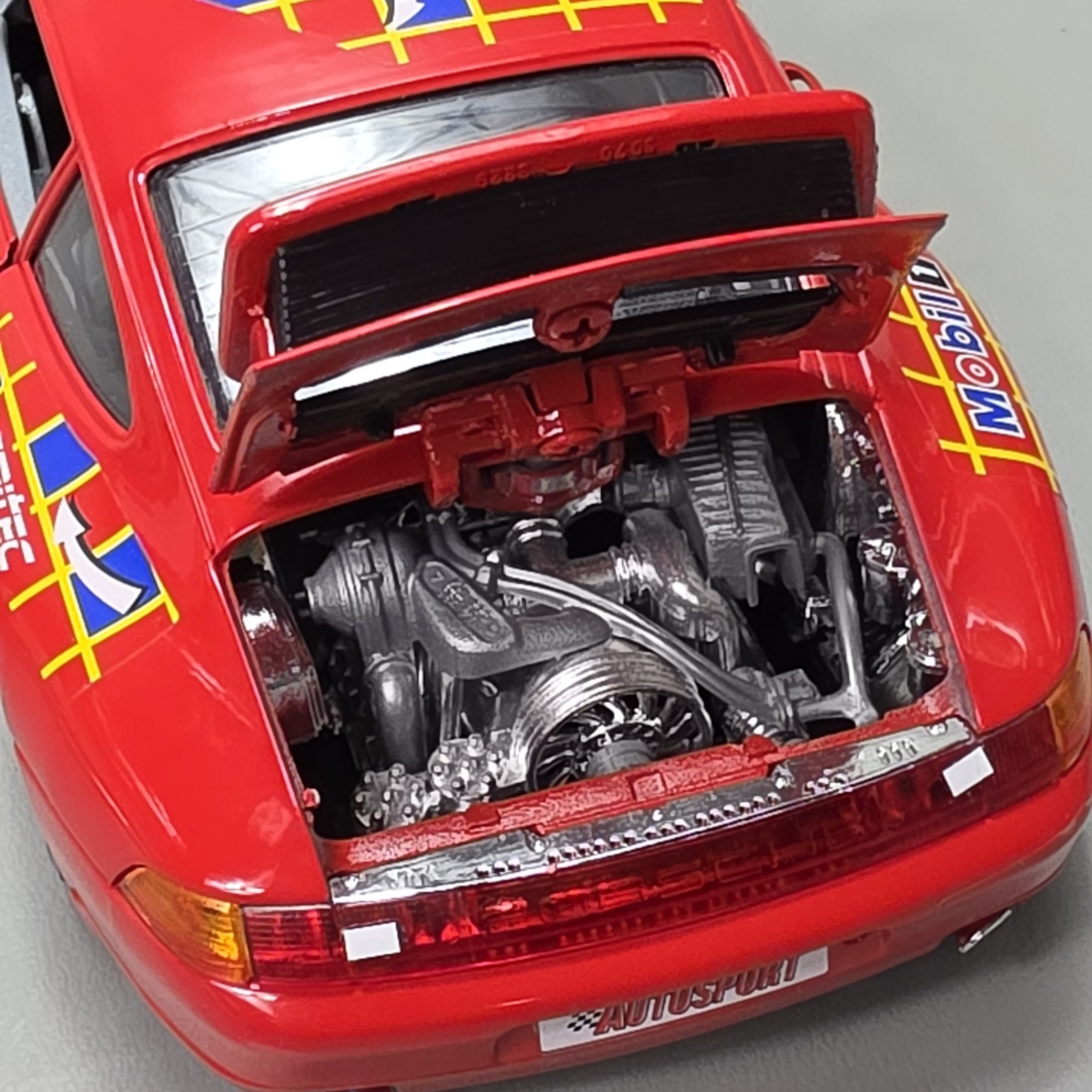 Bburago 1993 Porsche Carrera 911 Super Cup Ditrans Red 1:18 Scale Diecast