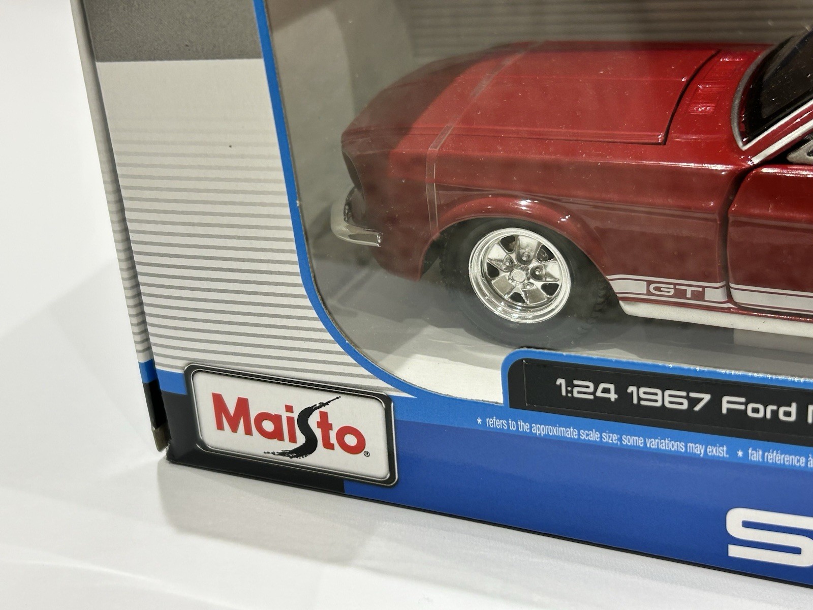 1967 Ford Mustang red muscle car Maisto 1/24 diecast metal model car #31260