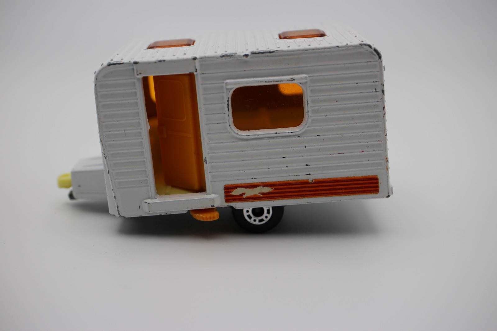 Matchbox Superfast 1977 Caravan Travel Trailer White Orange Stripes Loose 1:64