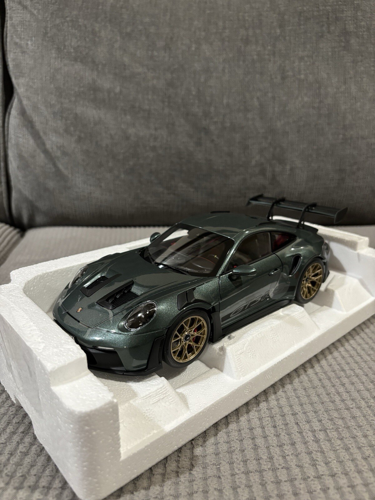 1/18 Norev Porsche 911 (992) GT3 RS 2022 Dark Green Metallic Diecast Limit 504pc