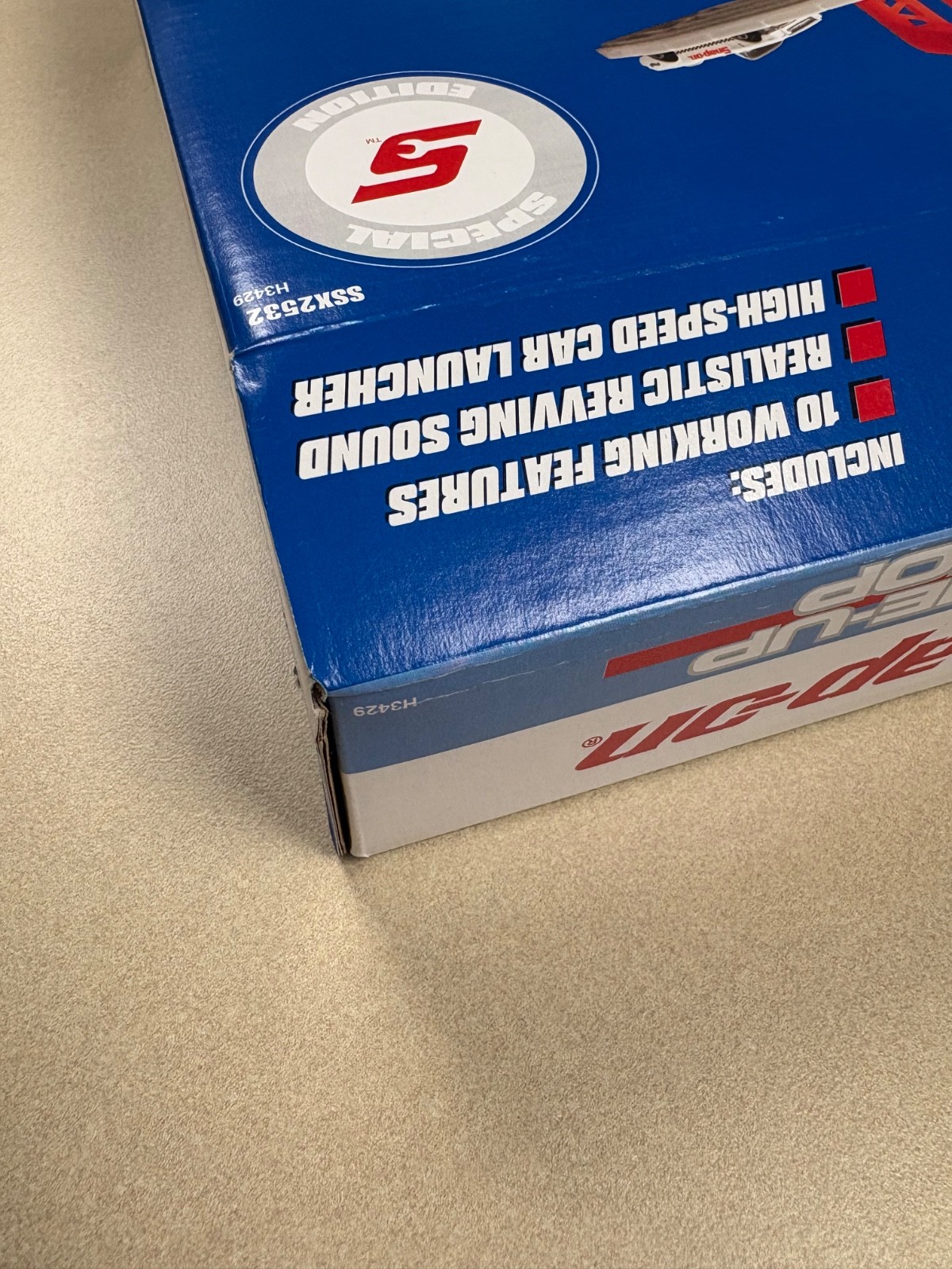 Hotwheels Snap-On Tools Special edition tune-up shop NIB
