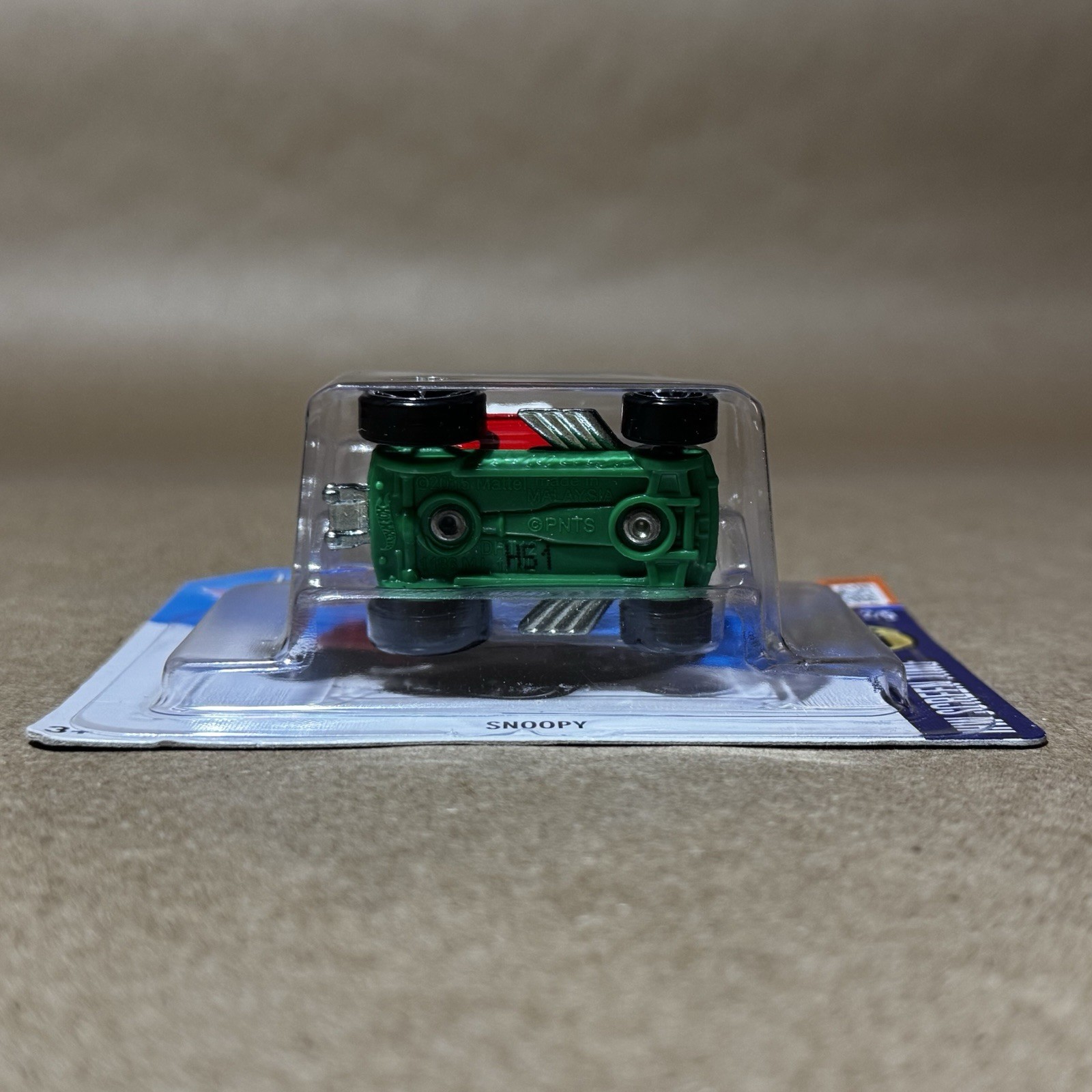 2016 Hot Wheels HW Screen Time Peanuts SNOOPY With Doghouse 222/250 Short Card