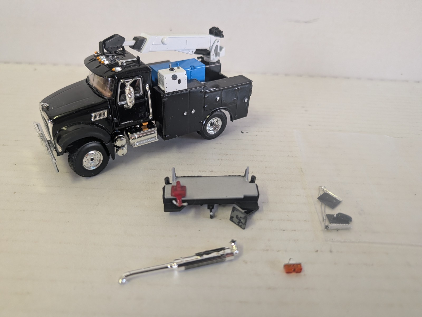 1:53 Scale Mack Service Truck Project – Unassembled Utility Body