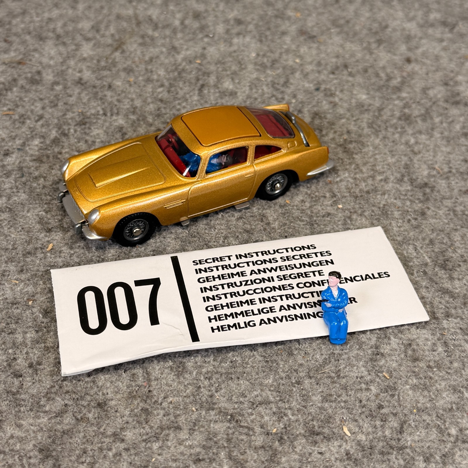 Corgi Model Club 261 James Bond’s Gold Aston Martin D.B.5 2023 MIB