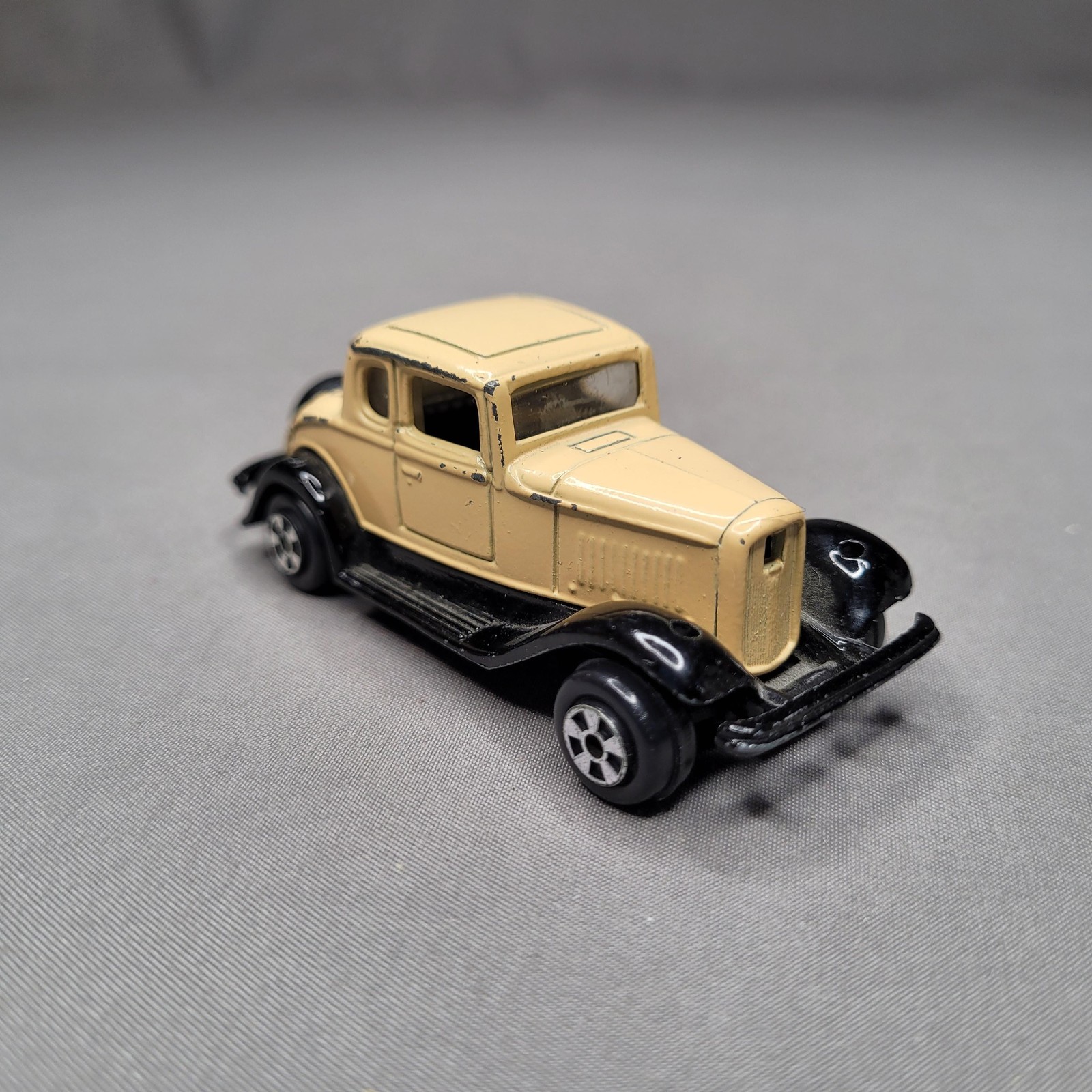 Ertl ’32 Ford Coupe Beige Tan Brown Black Diecast Car Toy Loose USA Vintage 1932