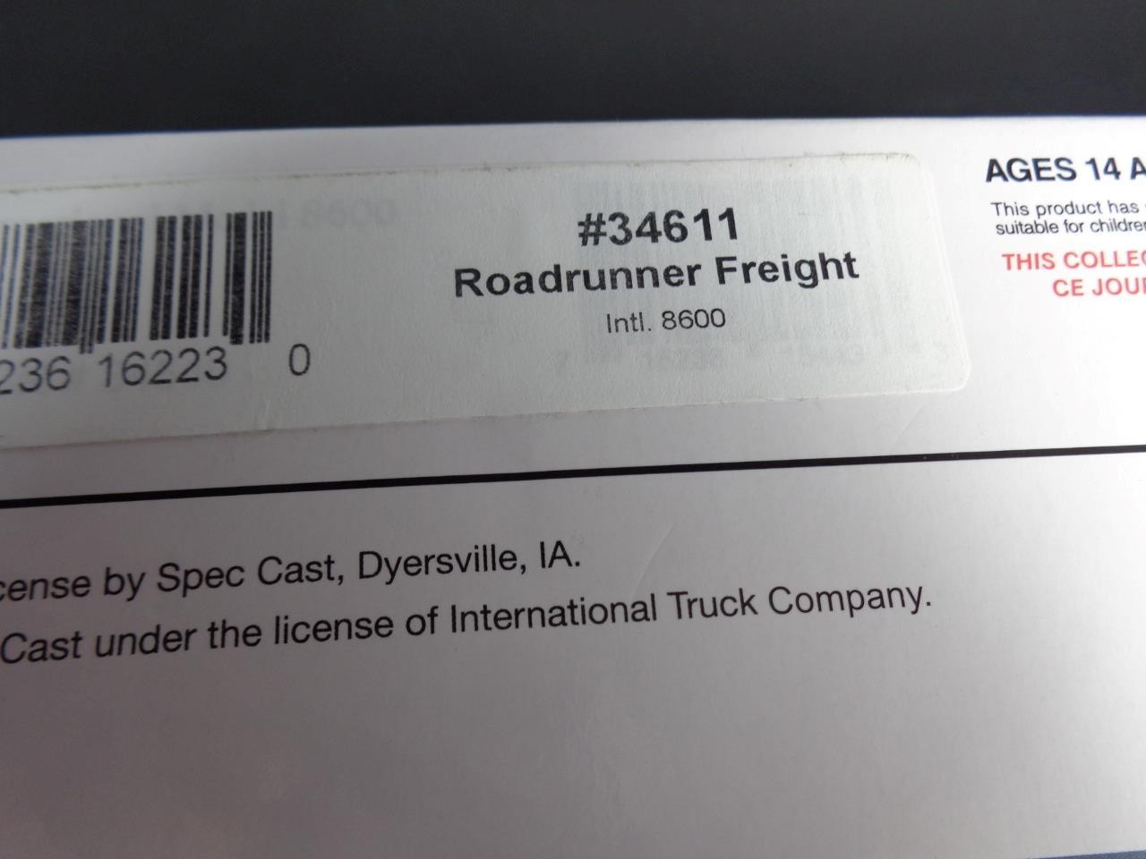 Reduce SPECCAST 34611 ROADRUNNER FREIGHT INTERNATIONAL 8600 TRUCK & TRAILER 1/64