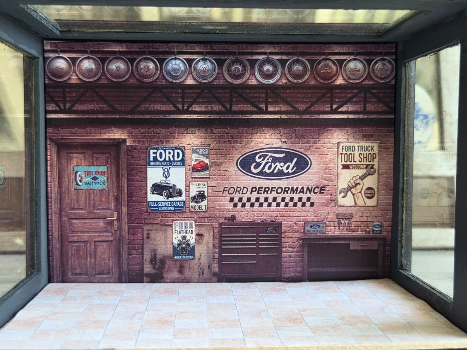 1:64 Diecast Wood / Glass Display Case Road Diorama Ford Performance