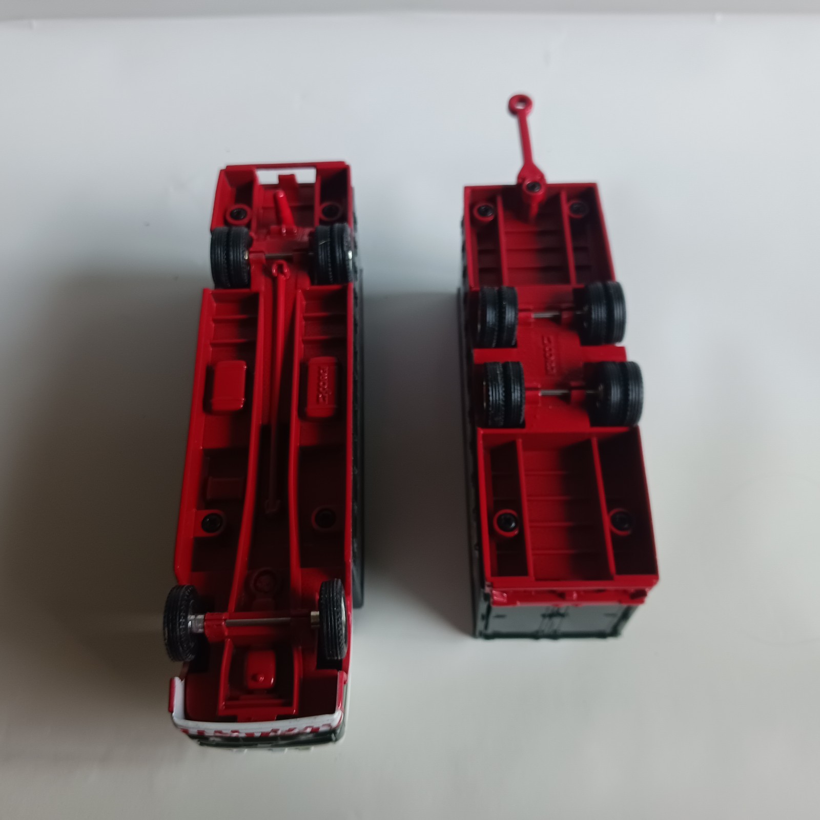 Corgi Diecast 59516 – Volvo Short Wheelbase Lorry & Trailer – Stobart