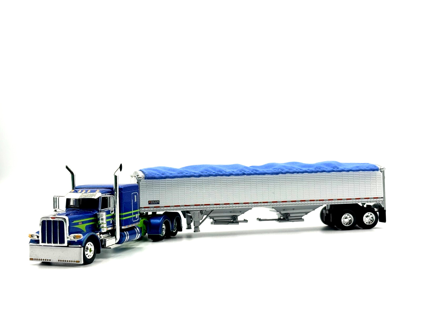 DCP 1/64 Peterbilt 389 63″ Flat Top & Wilson 43′ Pacesetter 60-1709