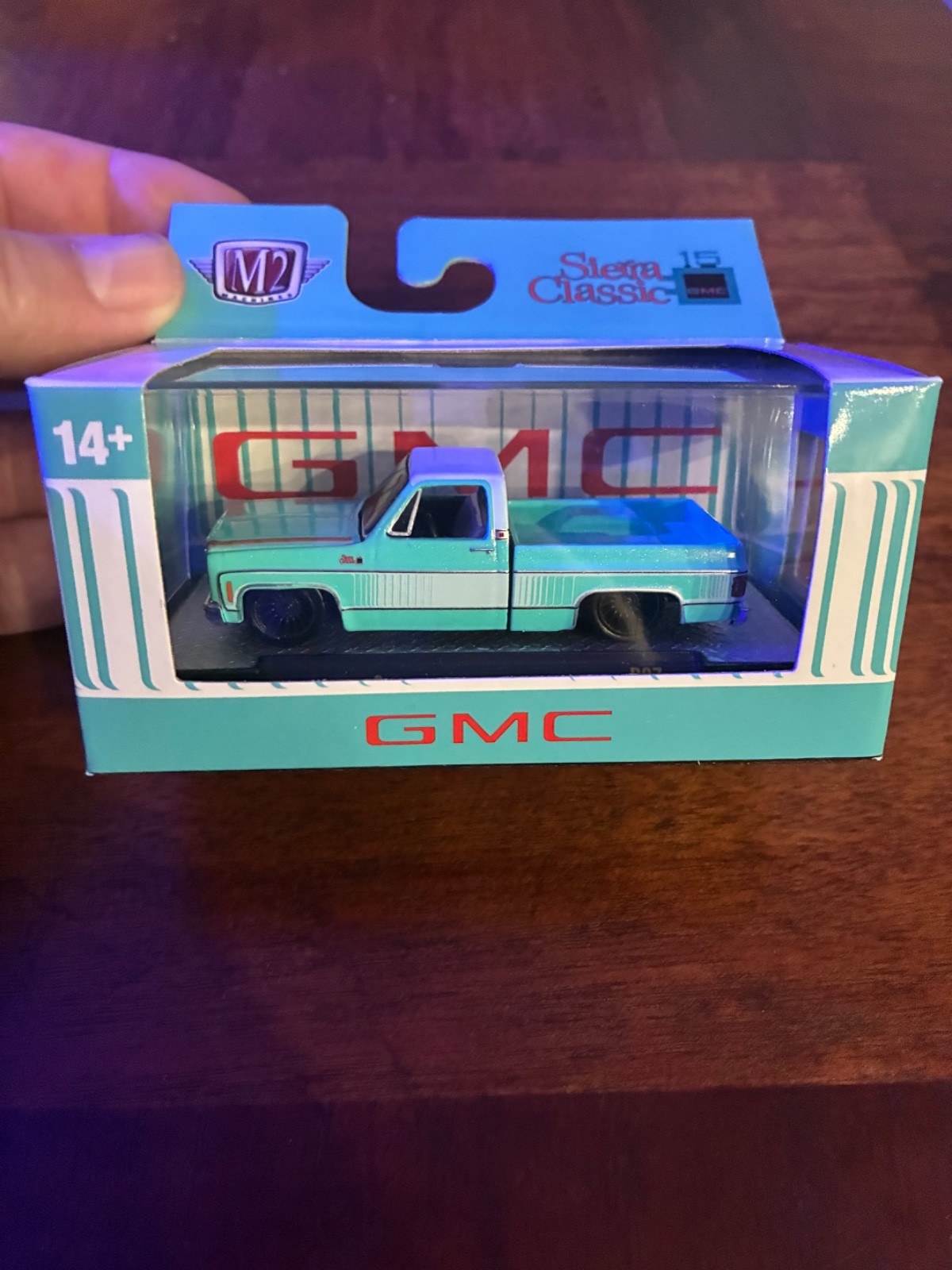 M2 Machines 1976 GMC Sierra Grande 15-Custom R97