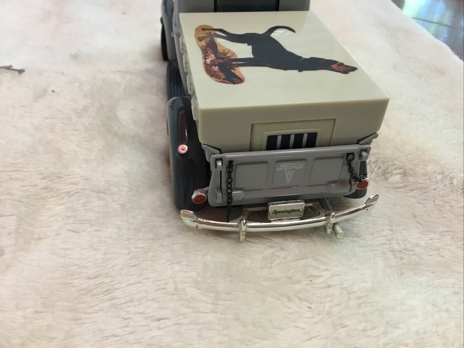 ERTL ‘40 Ford Diecast — REMINGTON Hunting Dog Series – Black & Tan Coon Dog