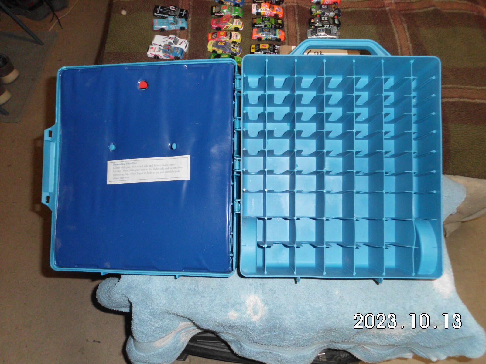 1997 Hot Wheels 100 Car Carry Case 32 Funny Cars / Dragsters / Nascar + Bonus
