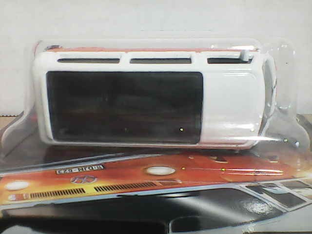 2026 Matchbox The Movie 10/12 “1973 Volkswagen T2B Bus” White/Orange, Short Card