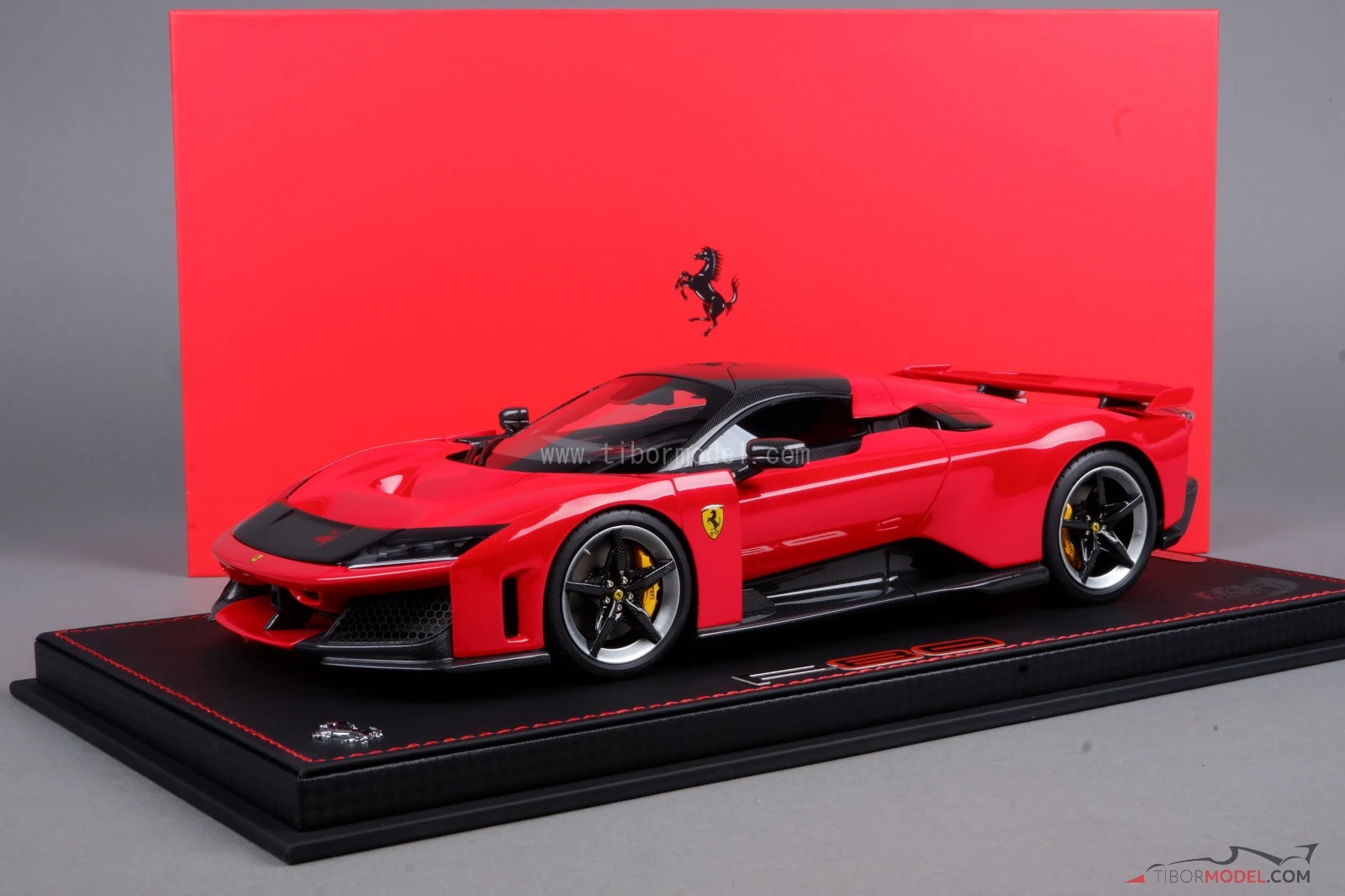 Ferrari F80 red rosso corsa, with showcase, 1:18 BBR, P18253A1