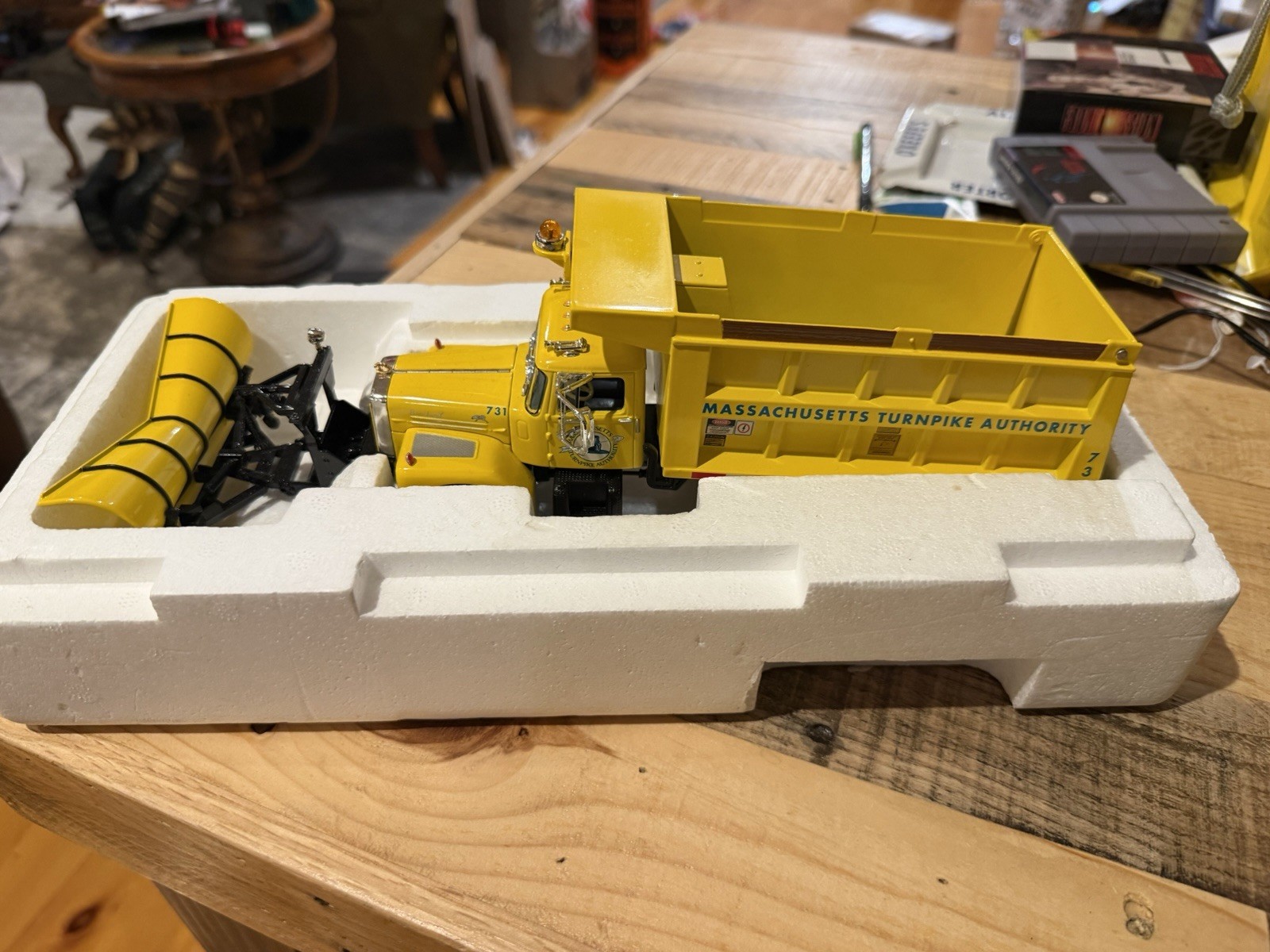 First Gear – Mack Dump – 1/34th Scale – Mass Pike Plow Truck – Rare Arrow Hat