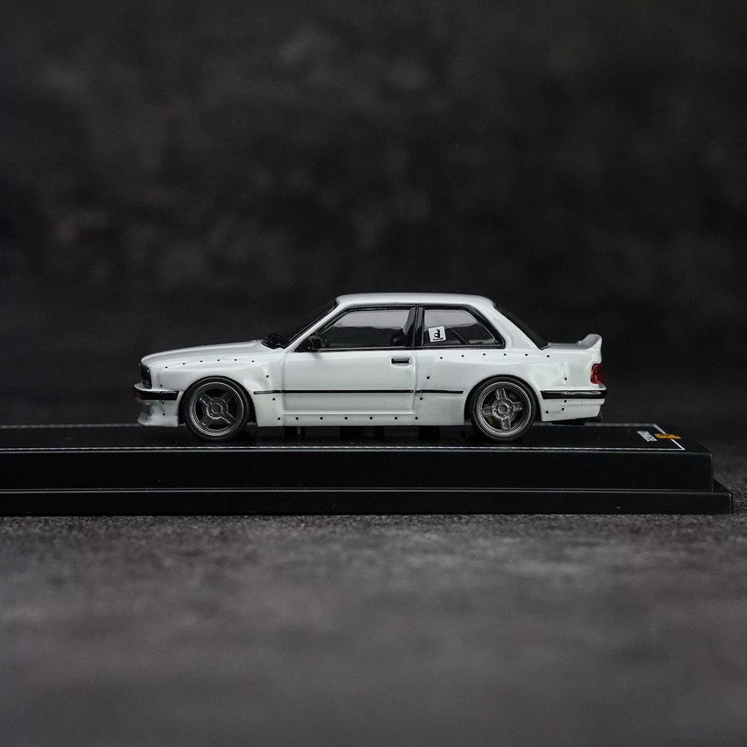 CM 1/64 Scale BMW M3 E30 White Diecast Car Model Collection Toy Gift NIB
