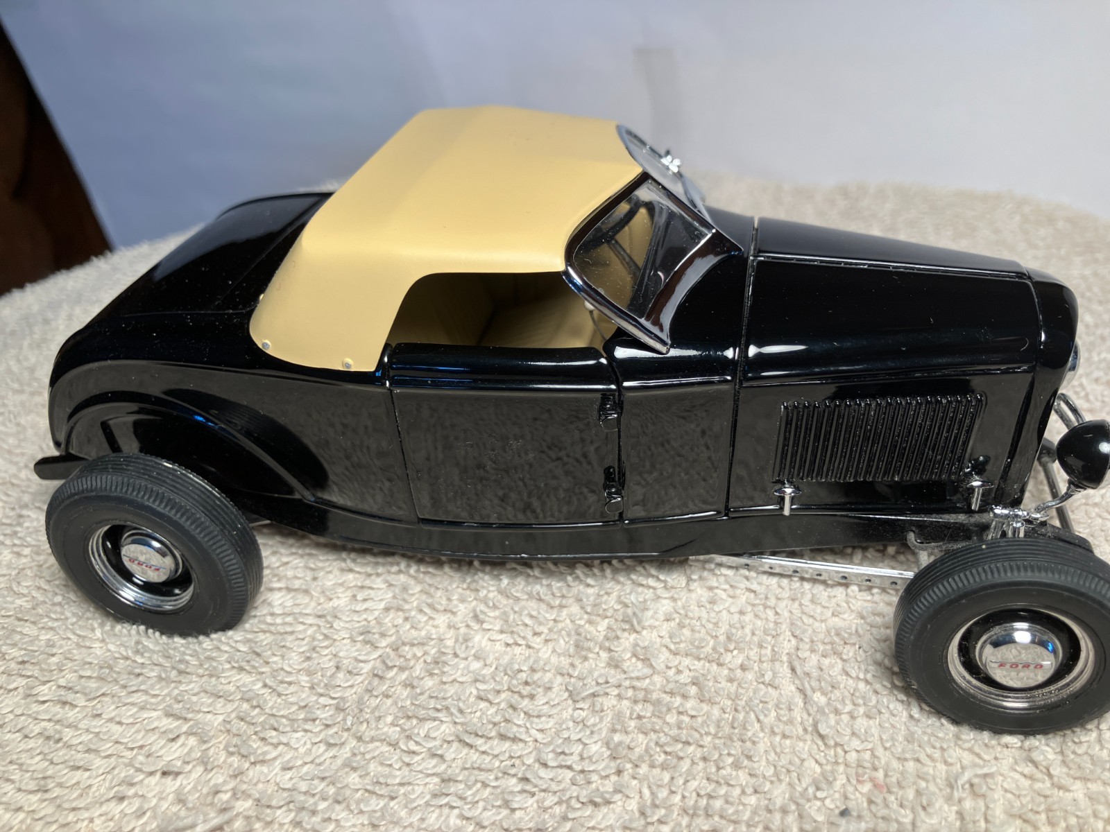 Danbury Mint 1/24 1932 Ford Deuce Highboy