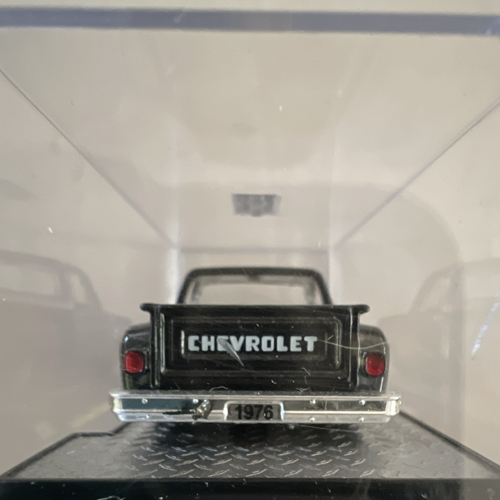 M2 1979 Chevrolet Scottsdale Black Diecast Pickup Truck Model w/ Case 1:64