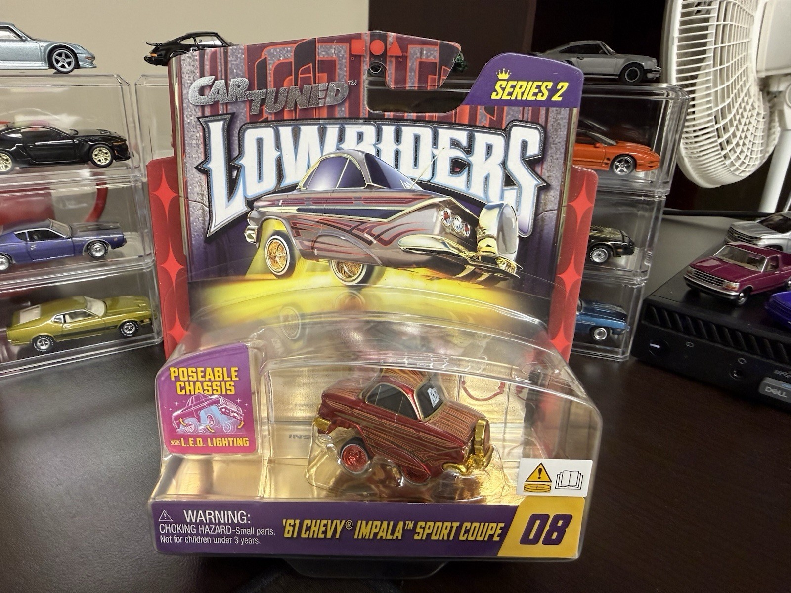Car Tuned * CHASE * Lowriders S2 1961 Chevy Impala Sport Coupe 1:64 Diecast Red