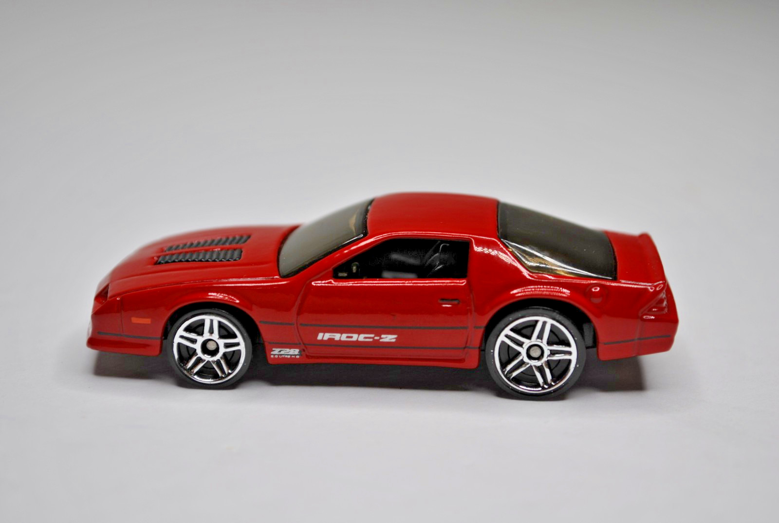 Hot Wheels Camaro IROC Z lot of 3 Red Black and blue multipack exclusive Loose