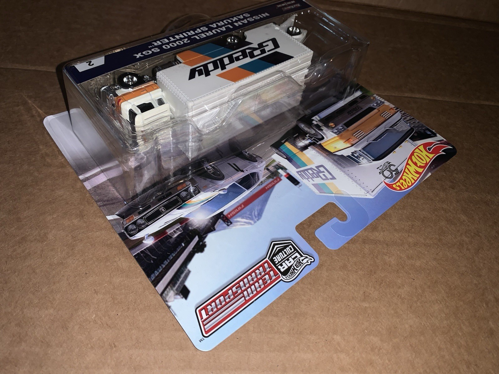 2018 Hot Wheels Team Transport Nissan Laurel 2000 SGX Sakura Sprinter New