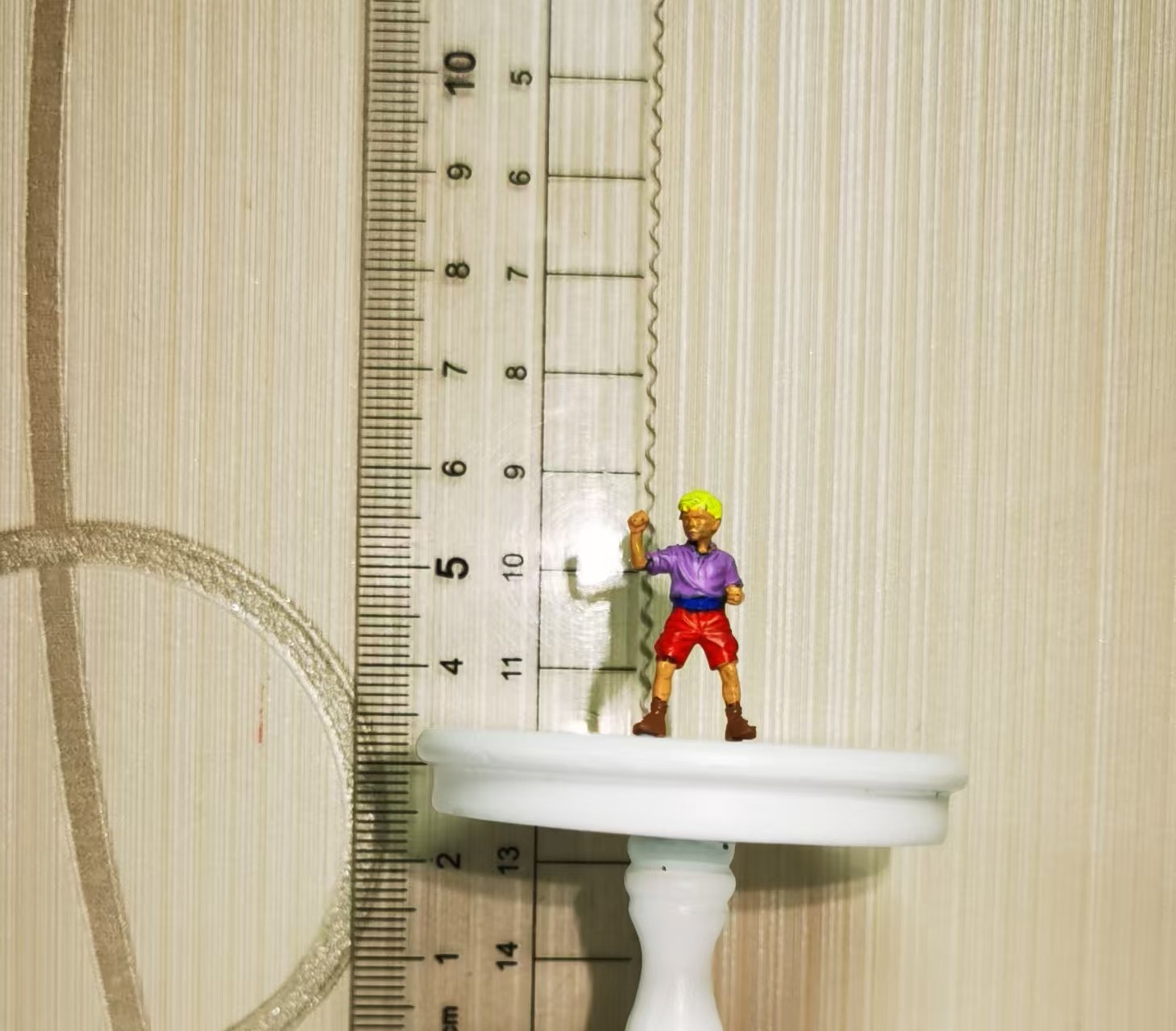 MRY-SFW LYC0159 1/64 Hand Painted Mini Figure Tiny Scale Model Diorama Accessory