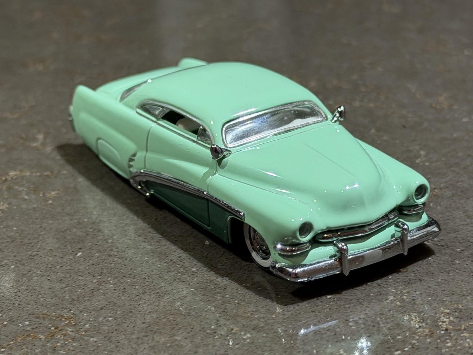 Hot Wheels 100% ROD & CUSTOM 51 MERC HIROHATA MERC 1:64