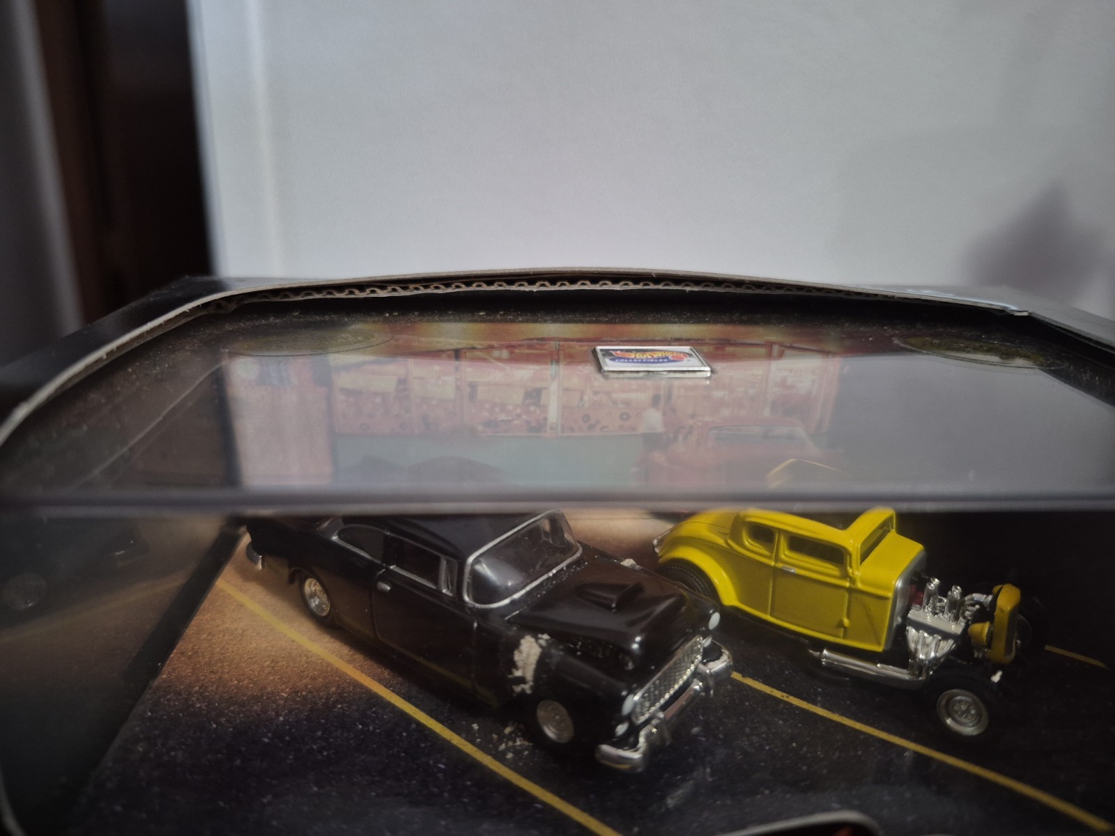 Hot Wheels Collectibles American Graffiti 25th Anniv Mel’s Drive-In 1:64 Set