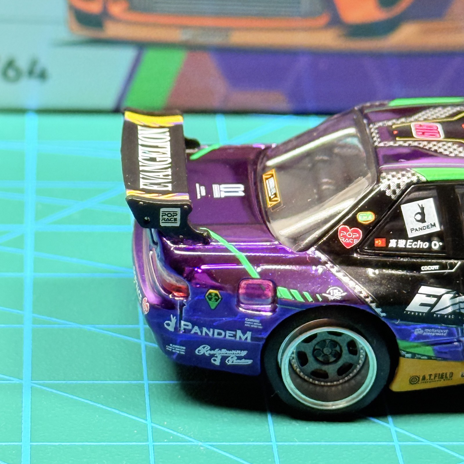 XCartoys Pop Race 1:64 Pandem Silvia S13 Asset EVA Type-01 Open Hood S43-06