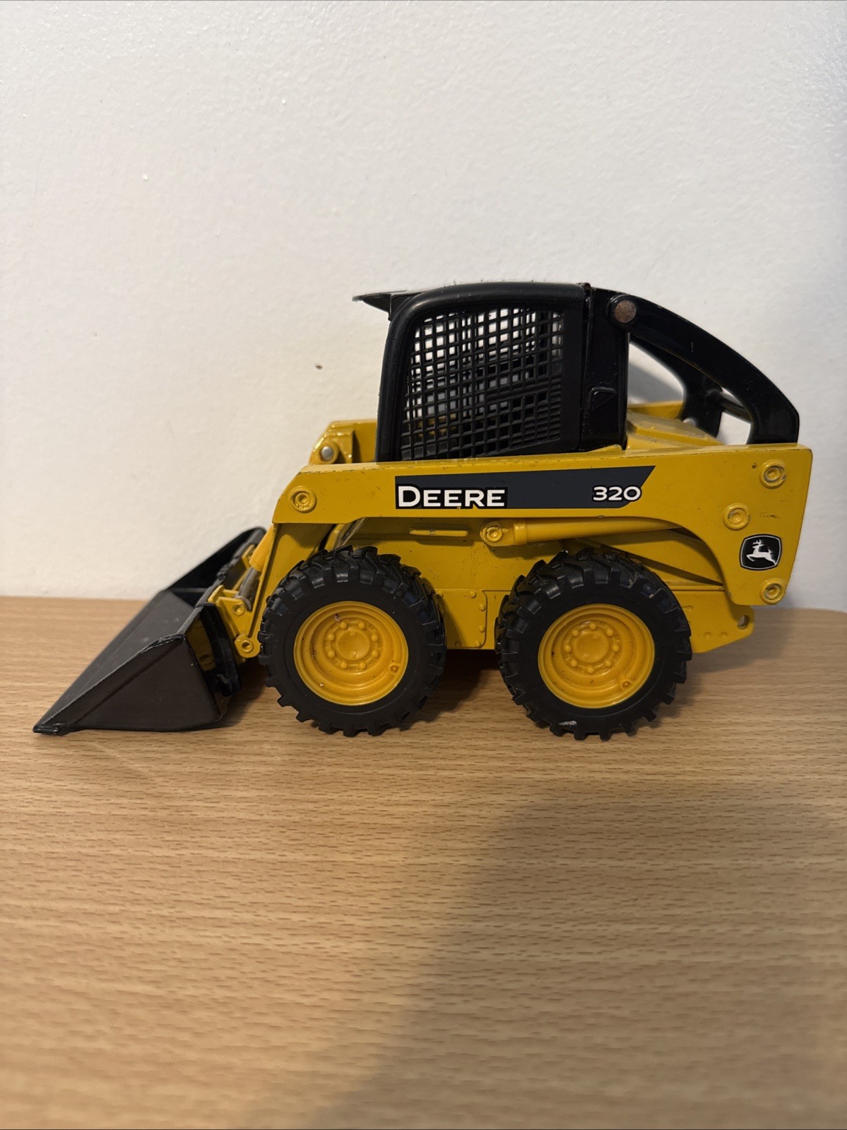 ERTL John Deere 320 Skid Loader VERY HEAVY